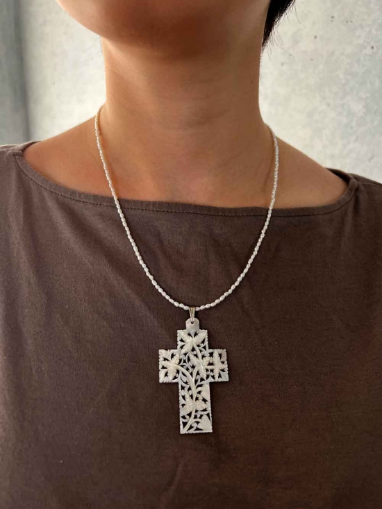 ベツレヘムパール　美しい　十字架　クロス　ペンダント　ネックレスパール